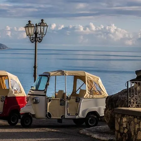 Un Oblo Sul Mare