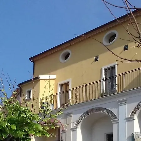 Un Oblo Sul Mare San Lucido