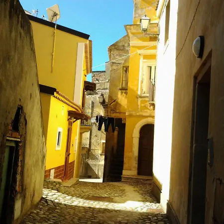 Un Oblo Sul Mare * San Lucido